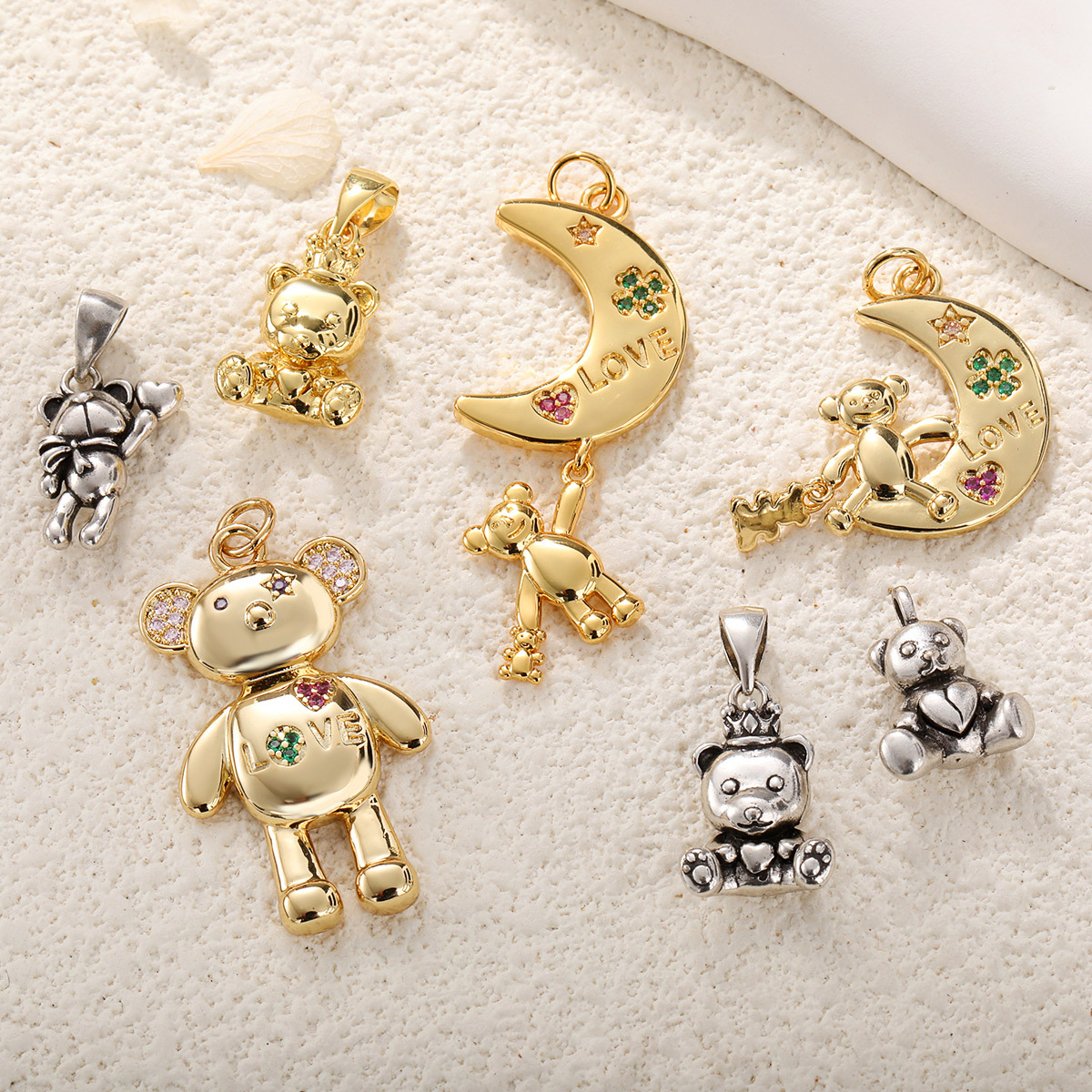 Color-preserving Bear Necklace Pendant Ancient Silver Animal Hand Earrings Pendant Color-preserving Moon Mother and Son Crown DIY Jewelry