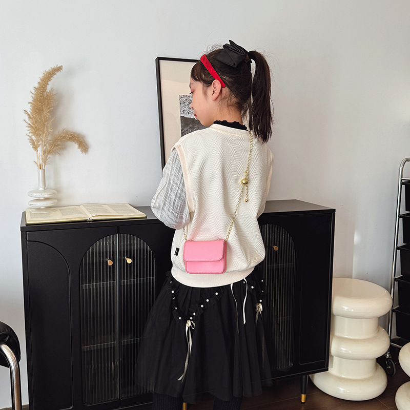 Coreano simple color sólido bolso pequeño para niños y niñas mini lindo bebé mochila 2025 nueva cadena bolso para niños