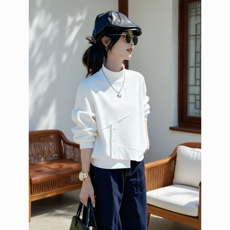 Korean-style half-high collar sweatshirt for women, 2026 autumn new fashion, age-reducing, loose-fitting, slimming, with an irregular design Korean-style half-high collar sweatshirt for women, 2026 autumn new fashion, age-reducing, loose-fitting, slimming, with an irregular design