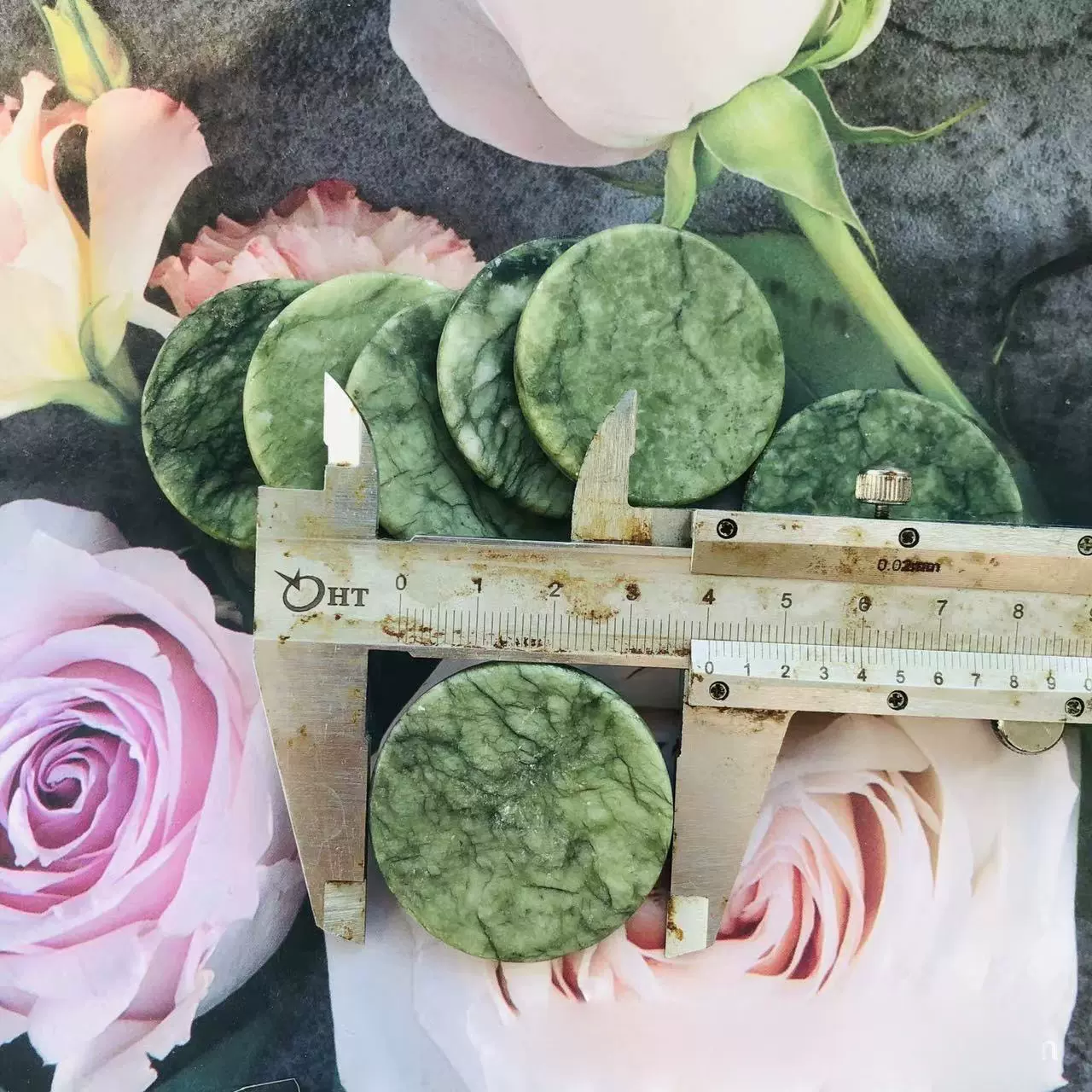 厂家直销绿理石40mm圆片玉石片嫁接睫毛滴胶水滴盘垫台装饰坐垫床