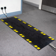 �羳���N �����������z���۵؉| ���|���o�| Cable Safety Mat
