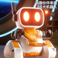跨境追光机器人2.4G红外感应智能追随桌面电子宠物男孩机器人玩具