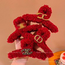 新年安可拉红字母毛绒抓夹女感2025新款后脑勺盘发鲨鱼夹发夹