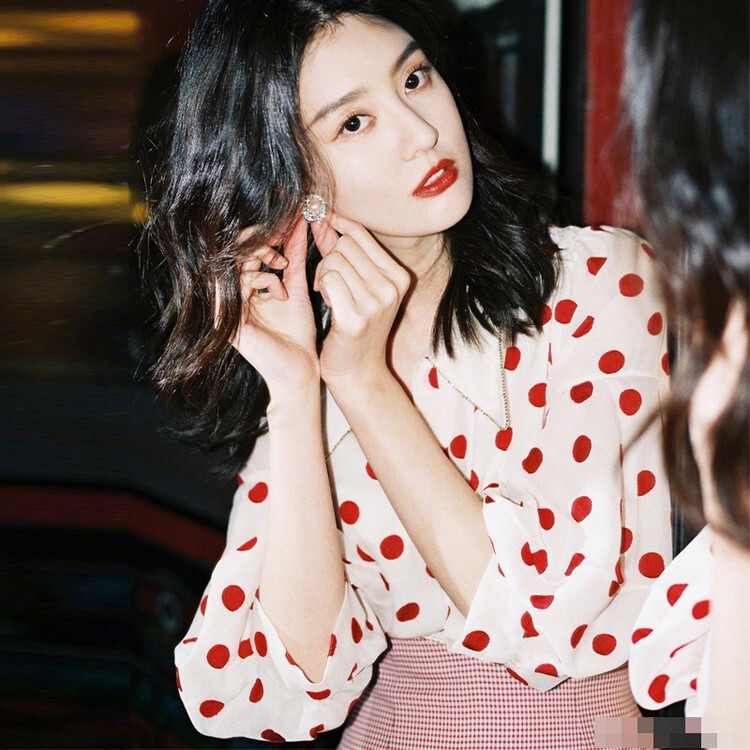 Star Summer Qiao Xin Same Style Polka Dot Polka Dot Shirt Women's Wear Design Sense Niche Retro Chiffon Top Clothes Chic Star Summer Qiao Xin Same Style Polka Dot Polka Dot Shirt Women's Wear Design Sense Niche Retro Chiffon Top Clothes Chic