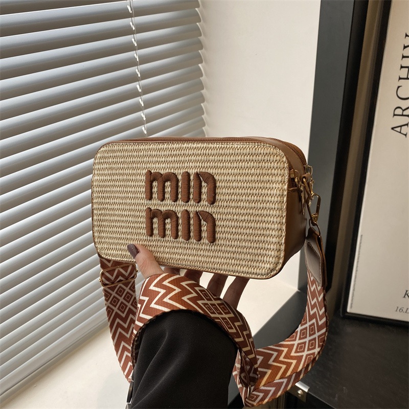 Qadın Kiçik Kvadrat Çanta Geniş Kəmərli Kamera Çantası