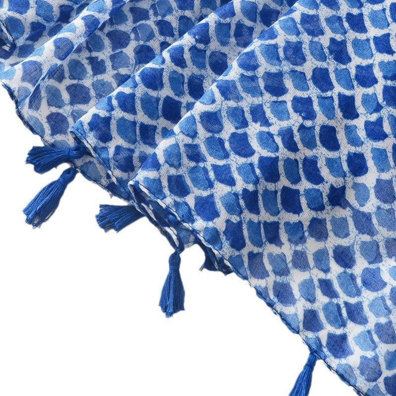 Exportación de comercio exterior algodón y lino sensación bufanda azul impreso borla desgaste exterior mantón decorativo viajes protector solar toalla playa para las mujeres