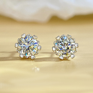 Snowflake Earrings for Women, S925 Sterling Silver, Six-Prong Moissanite Zircon Diamond, Ear-Friendly, Simple, Elegant, Versatile, Sparkling Earrings