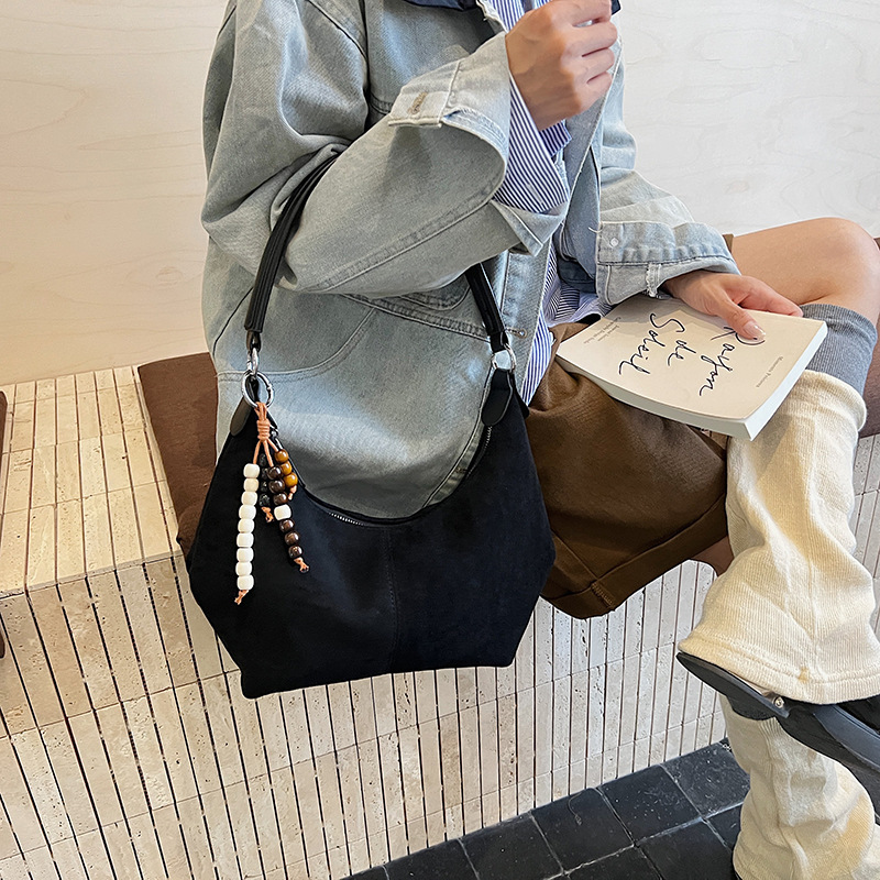 跨境2025秋冬复古饺子包简约绒面手提包休闲时尚百搭单肩腋下女包|undefined