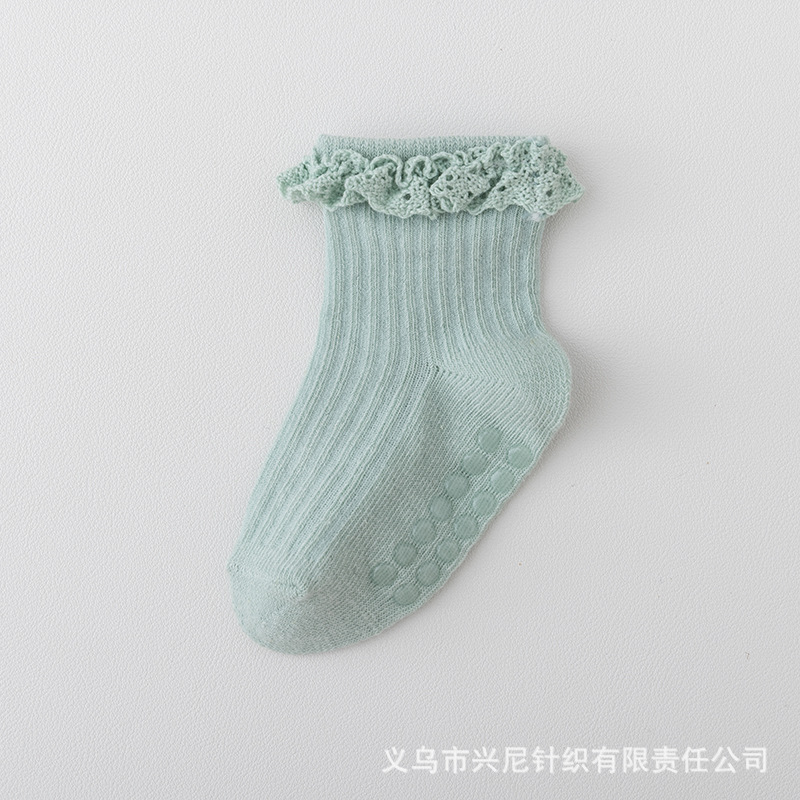 Светло зеленый