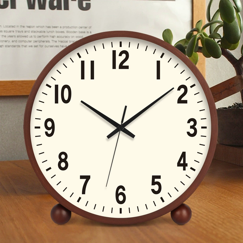 Настольные часы в старинном стиле гостиной Настольные часы