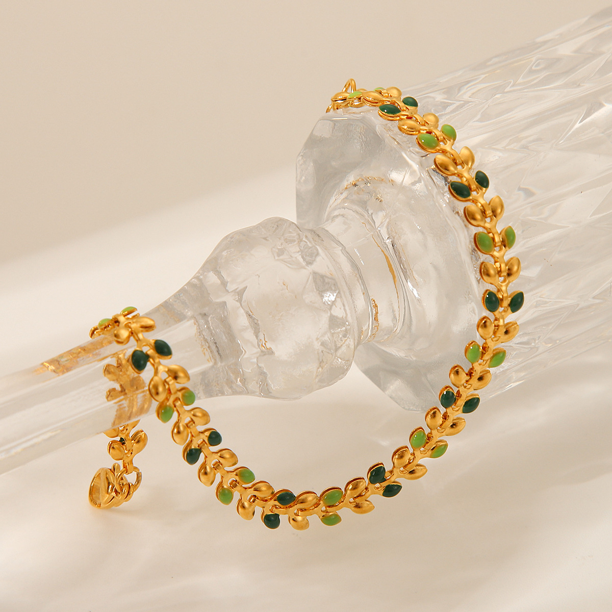 Europa y los Estados Unidos transfronterizos ins viento rojo con acero de titanio pulsera de goteo de aceite 18K oro acero inoxidable pulsera de hoja de oliva joyería