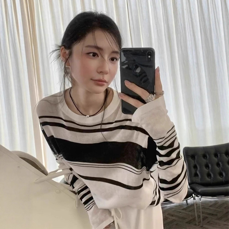 Black and White Stripesd Linen Knitted Long-Sleeved T-Shirt for Women in Summer with Sun Protection Air-Conditioning Blouse, Beautiful Sheer Top