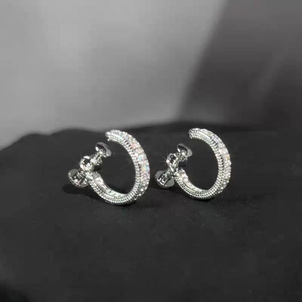 Men's non-pierced screw ear clips, women's 2026 new model, high-end stylish and cool men's ear cuffs with sparkling zirconia