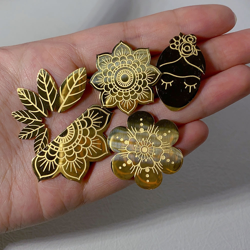 Leaves, Flower Pattern Women'S Gender 1 Pair Sweet Simple Style Leaves Flower Plating Titanium Steel 18k Gold Plated Ear Studs