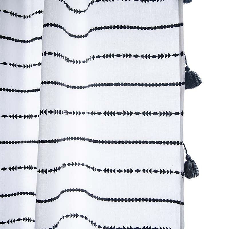 Cortinas blackout boho às riscas de algodão e linho quarto_voghion.com
