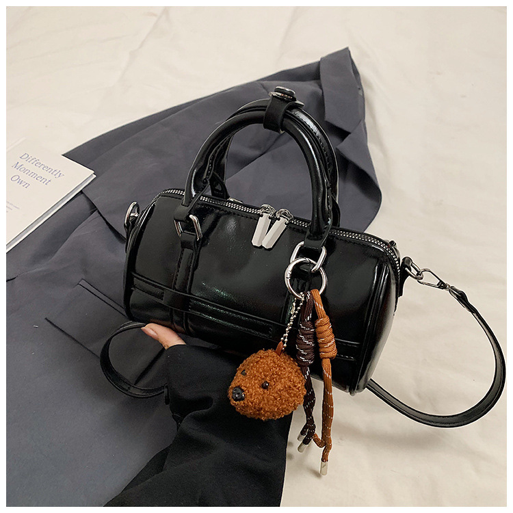 Fashionable Women's Bowling Bag 2024 Autumn New Arrival Minimalist Niche Trendy PU Leather Shoulder Crossbody Bag for Commuting - Thumbnail 7