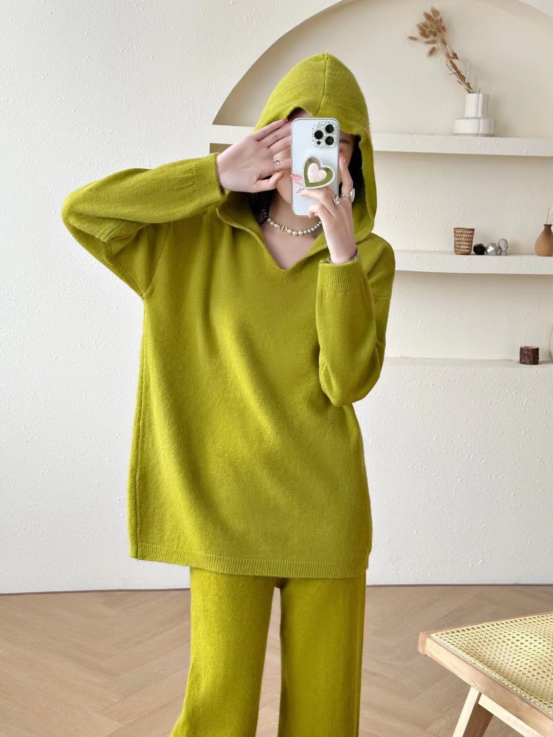 Pantaloni larghi a gamba larga in maglia alla moda casual coreana per le donne autunno e inverno nuovo articolo maglione con cappuccio di colore solido_voghion.com