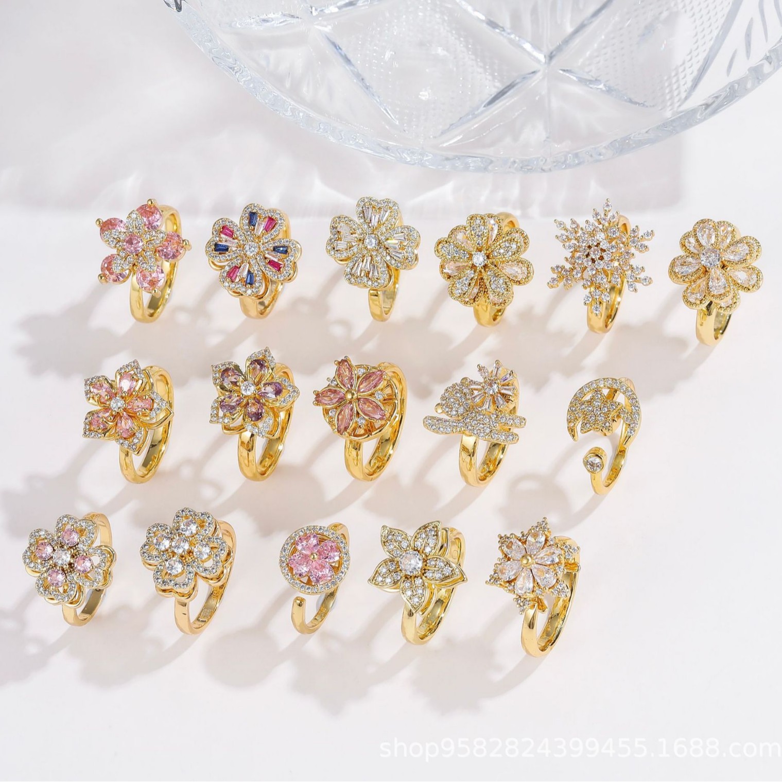 【Copper Micro-Inlaid Zircon】Cross-Border Hot-Selling Item 360 ° Rotatable Double-Layered Flower Ring with a Light Luxury and Niche Design.