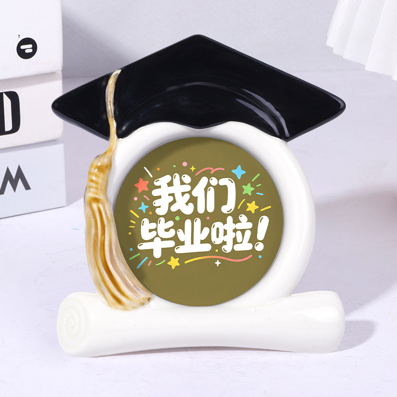 Popular Foreign Trade Ceramic Photo Frame with Graduation Cap, Exclusive Student Gift for Graduation Season, Bedroom Decoration, Wholesale from Manufacturer
