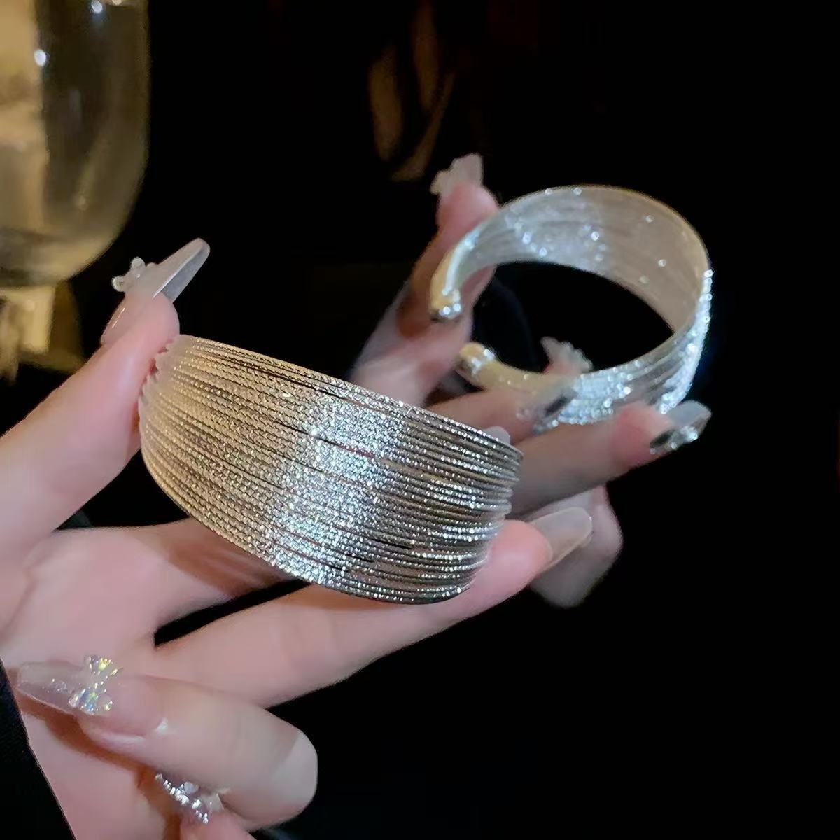 Silver wide line bracelet