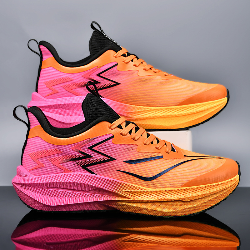 2025 nuevas zapatillas para correr de carreras transpirables con superficie de malla de tejido volador para hombres y mujeres, zapatillas de deporte casuales antideslizantes resistentes al desgaste y resistentes a los golpes