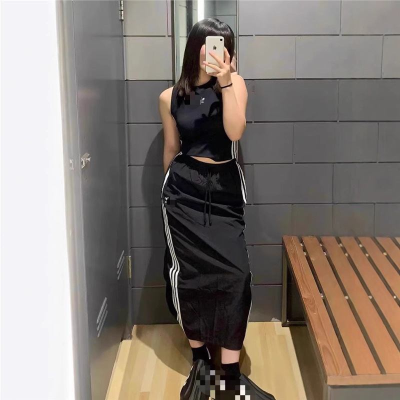 Embroidered Women's Top, Ribbed Slim-Fit Korean Style Summer T-Shirt, Sleeveless Tank Top with Clover Design Embroidered Women's Top, Ribbed Slim-Fit Korean Style Summer T-Shirt, Sleeveless Tank Top with Clover Design