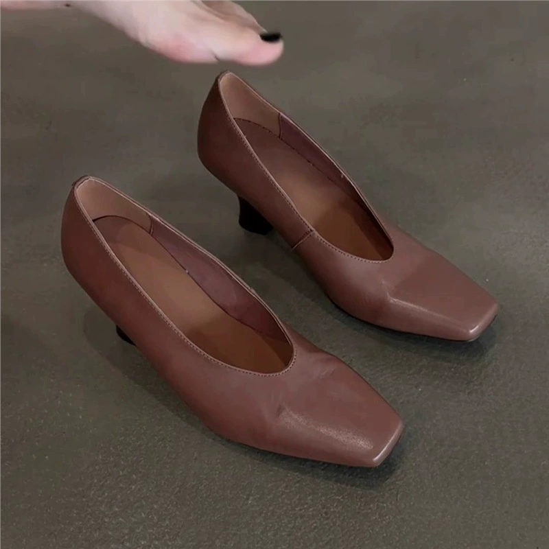Женские туфли-лодочки из цельной козьей кожи, французский ретро-стиль, квадратный носок, 2025, новые, универсальные, на толстом каблуке, для работы.