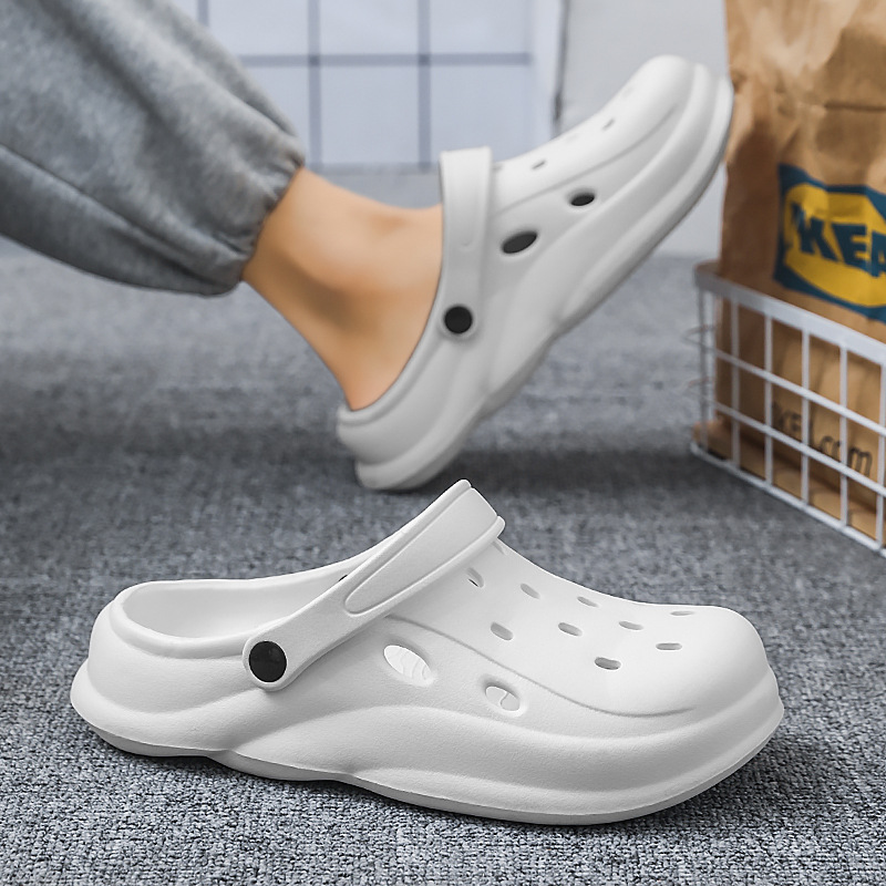 Zapatos con agujeros para hombres en verano, pantuflas semi-Baotou, zapatos de jardín para mujeres, sandalias y pantuflas de plataforma, zapatos de playa antideslizantes para parejas