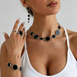 �W���羳�Ʒ����׺κڈAƬ�����bŮ insС���OӋ���F���i���