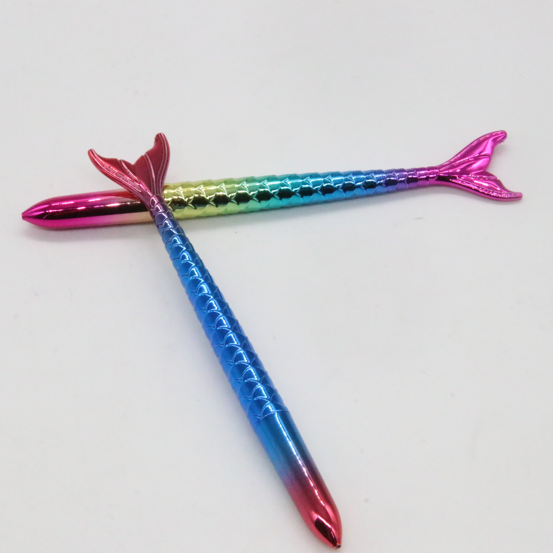 Forma de sirena gradiente pluma de gel pluma de agua sirena bolígrafo creativo pluma de gel fabricante miedo de la firma al por mayor