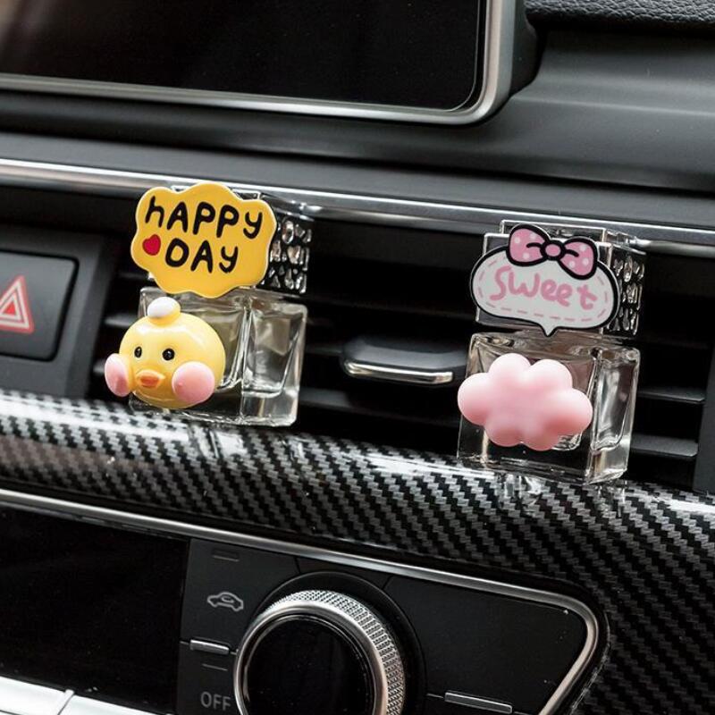 Botella de perfume para automóvil La botella vacía se puede agregar a sí misma, aire acondicionado en el automóvil, salida de aire, clip de aromaterapia, fragancia para automóvil, niña de dibujos animados de fragancia ligera