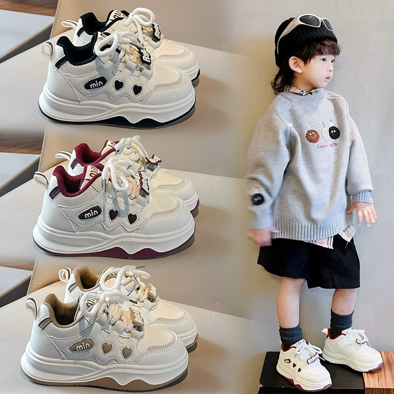 Детские кроссовки весна и осень 2025 новая мягкая подошва дикая повседневная спортивная обувь для мальчиков студенческий кампус для девочек маленький белый