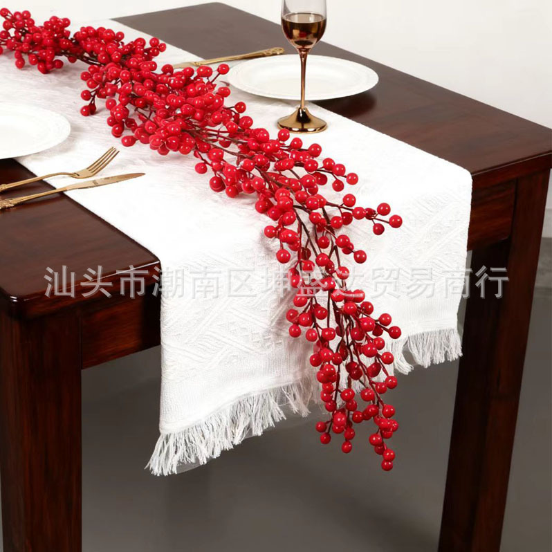 厂家批发圣诞气氛布置缠绕悬挂圣诞藤条批发冬青果浆果红果仿真藤