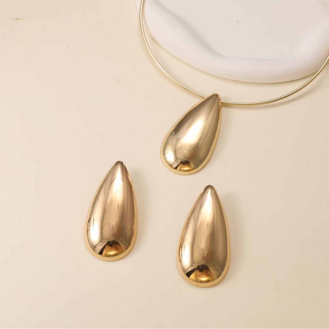 Europa y los Estados Unidos ventas calientes de viento frío oro gota colgante collar conjunto de pendientes de nicho diseño de moda