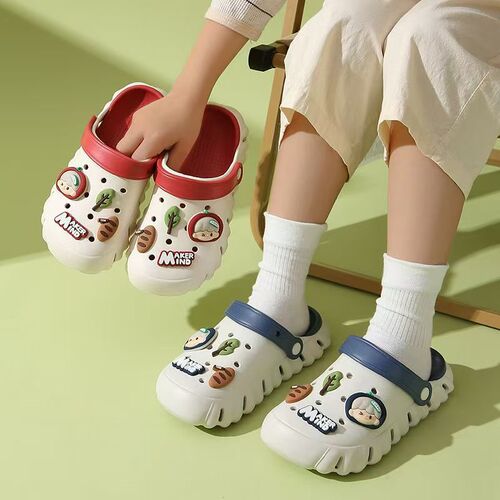 Summer Slip-on Hole-toe Shoes for Boys and Girls, Anti-slip Soft Sole Children's Sandals, Cartoon Style, suitable for Middle and Large Children