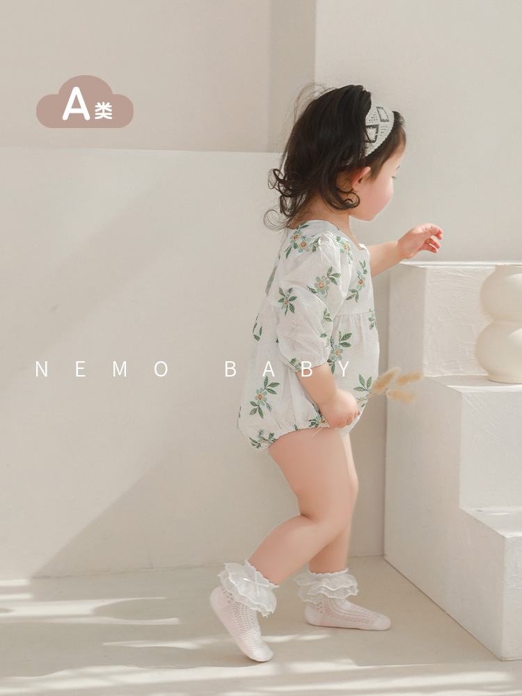 2024 verano nuevas niñas calcetines malla delgada bebé deshuesado bebé arco princesa encaje media pantorrilla Calcetines