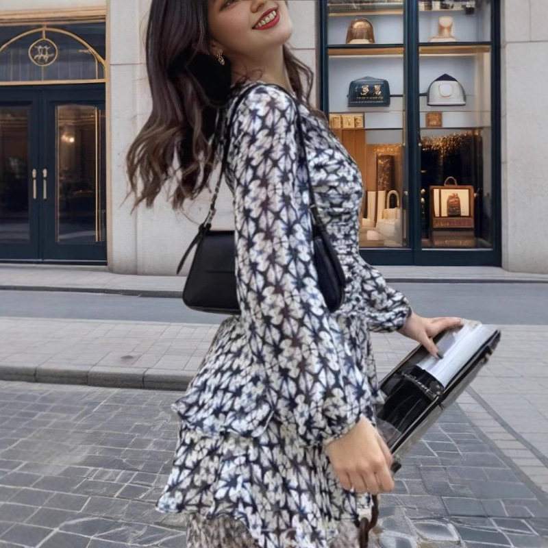 2025 cross-border women's clothing wholesale new Joker casual fashion pure desire wind metal color line printed short dress