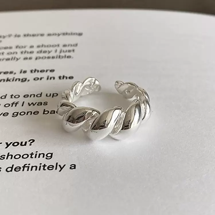 s999足银麻花缠绕素圈戒指女ins极简主义独特镂空牛角包开口指环
