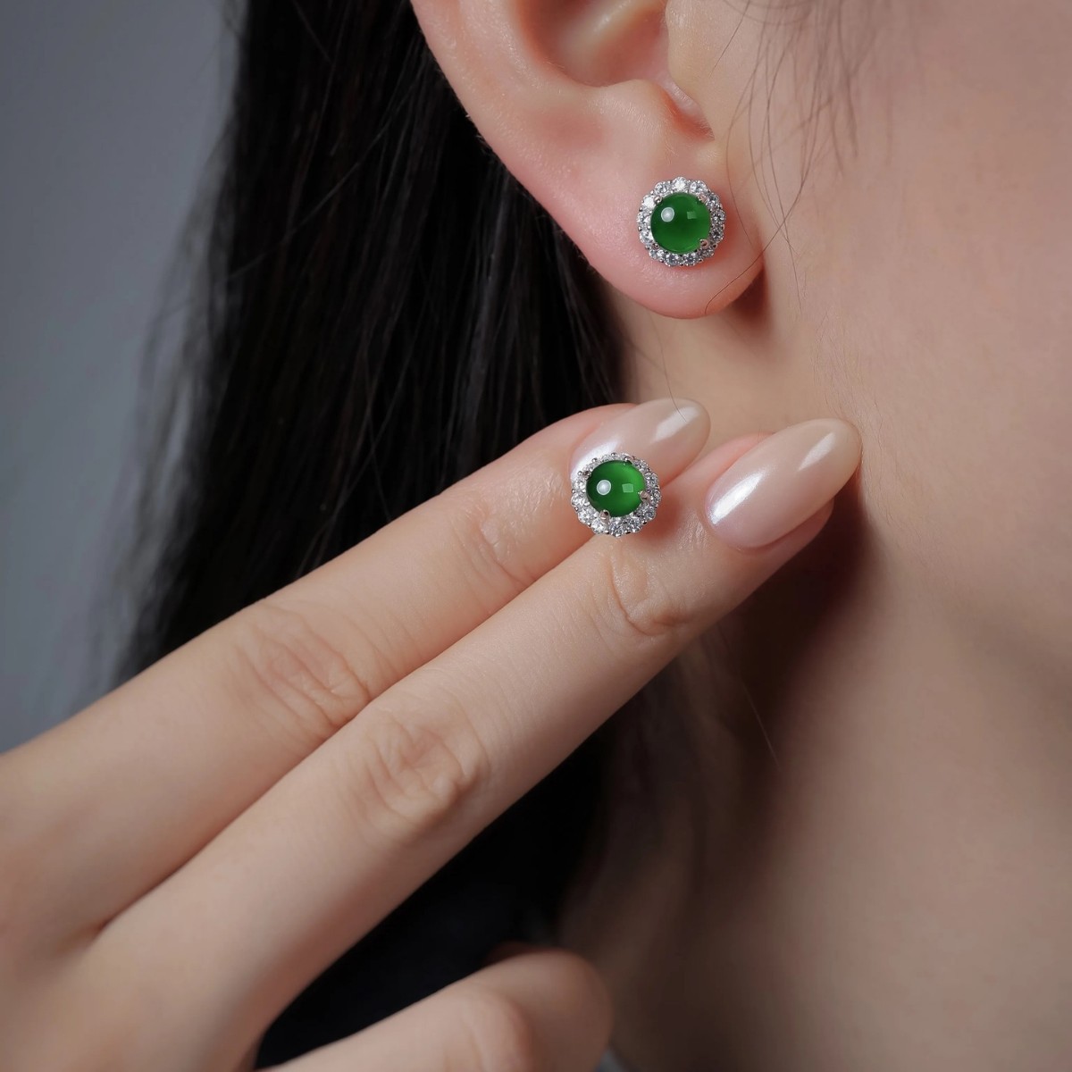 New Chinese-Style Micro-Inlaid Simple National Style Imitation Green Chalcedony Earrings, Exquisite and High-End Versatile Earrings, Elegant and Trendy Jewelry