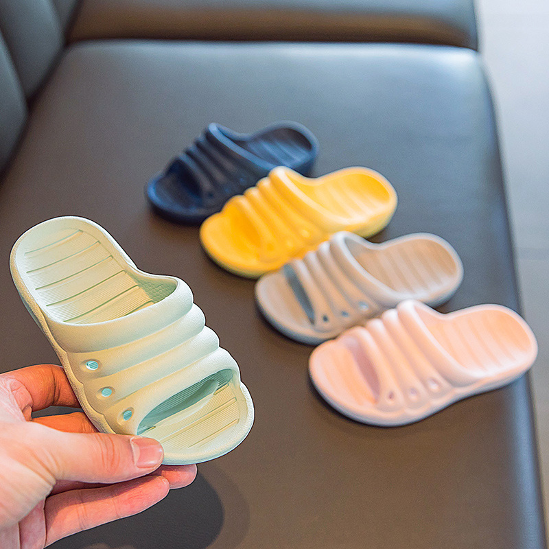 Children's Travel Slippers Foldableable Portable Disposable Bathable Travel Bathroom Hotel Non-Slip Boys and Girls