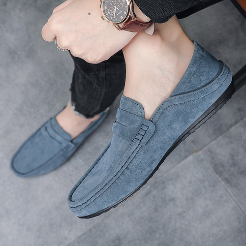 A new men's trendy moccasin slip-on loafers for all seasons, suitable for daily wear and leisure.