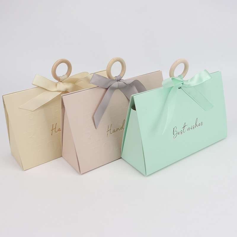 既製の結婚式のお土産ギフトボックス、軽くて豪華な木製リングポータブルウェディングキャンディボックス、クリエイティブなハンドバッグジュエリー包装ボックス|undefined
