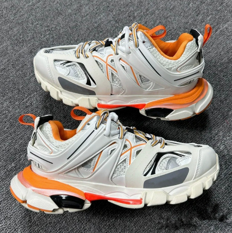 Directly supplied from foreign trade, authentic Paris 3rd generation track3 with LED lights, couple's sports casual retro height-increasing dad shoes Directly supplied from foreign trade, authentic Paris 3rd generation track3 with LED lights, couple's sports casual retro height-increasing dad shoes