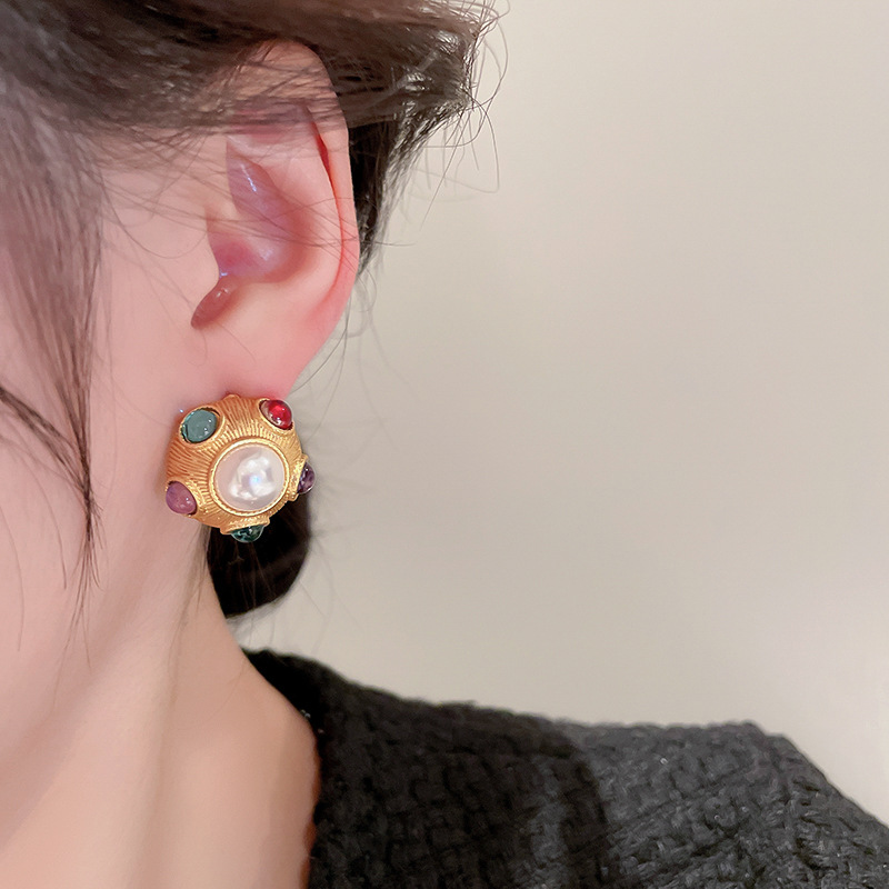 Retro C Shape Copper Irregular Plating Artificial Pearls Earrings Ear Studs 1 Pair