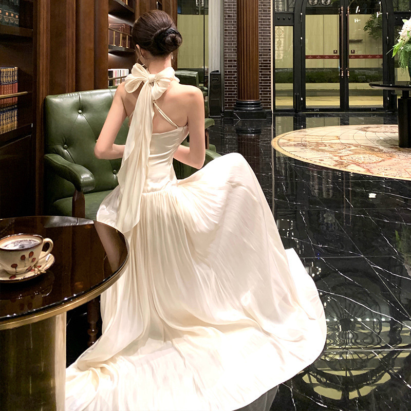 French-Style Halter Neck Dress, Suitable for Everyday Wear, Engagement, Evening, Birthday, Light Formal Dress, Elegant and Stunning Long Dress in White