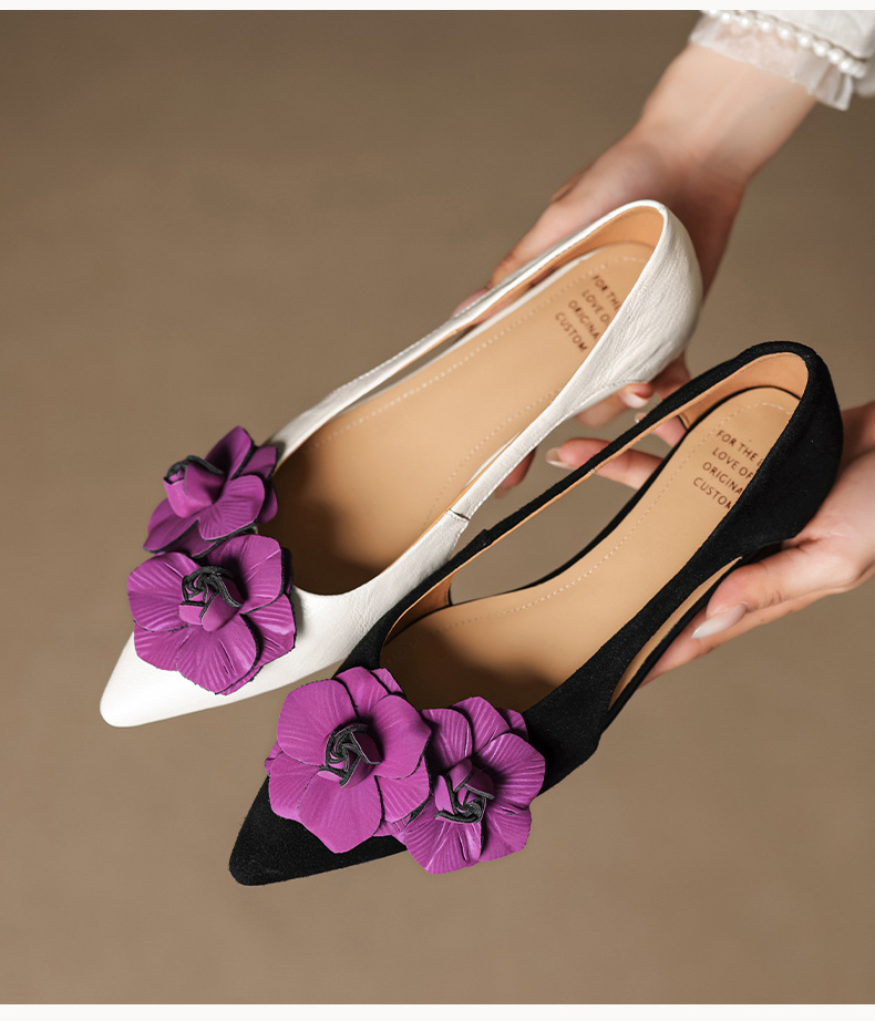 Sandal nữ mũi nhọn đế bệt quai mảnh hở bên hông hoa tím — đen chi tiết 2