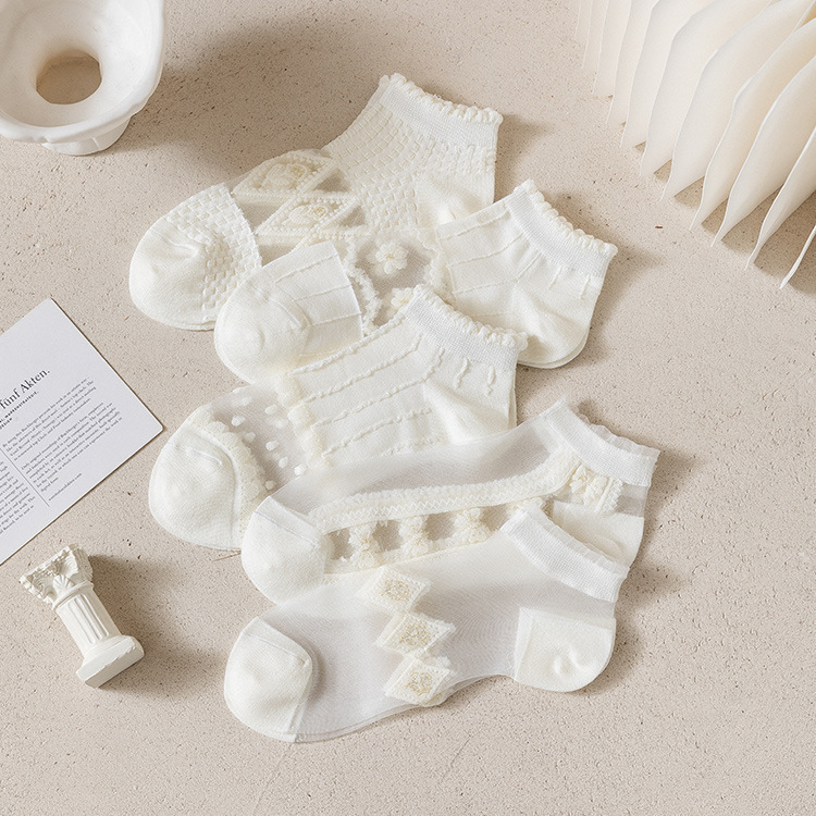 Crystal Silk Socks for Women, Spring and Summer Thin Boat Socks, Cute Japanese-Style Glass Card Socks, Korean College Transparent Short Socks