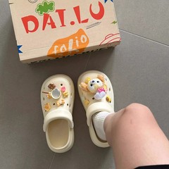 かわいい少女の心のバターの餅の厚い底は高くなって穴の靴の女性のevaの包みの滑り止めのスリッパの外で冷たいスリッパを着ます。