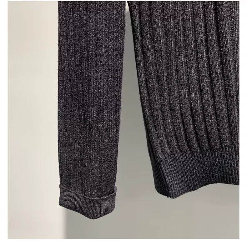 Demi-season keep warm knitted polo with zipper, men's colored base sweater, slim fit, with a zipper