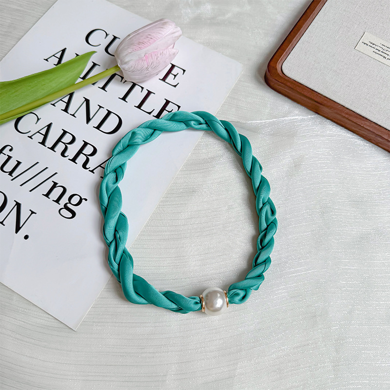 Collar de perlas de hebilla de atracción primavera y otoño verano decoración de cuello pequeña bufandas de mujer camisa de pañuelo de seda girada al por mayor